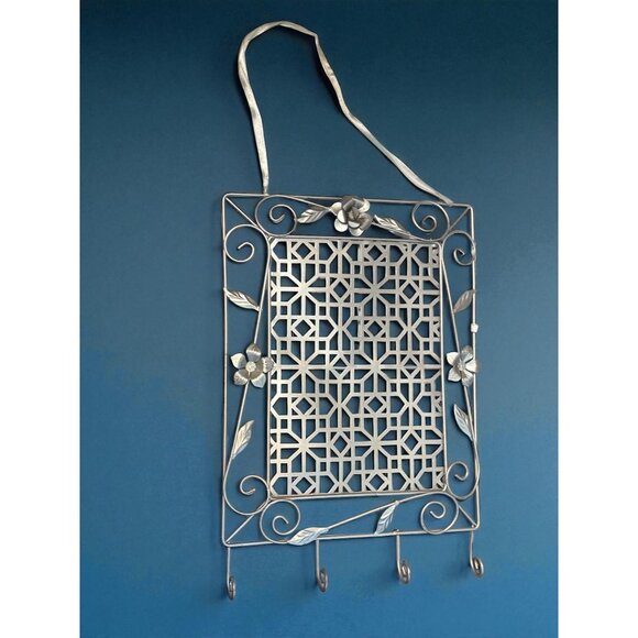 Decorative Floral Design Silver Metal Wall Hanging Jewelry Organizer With 4 Hook - Picture 1 of 13